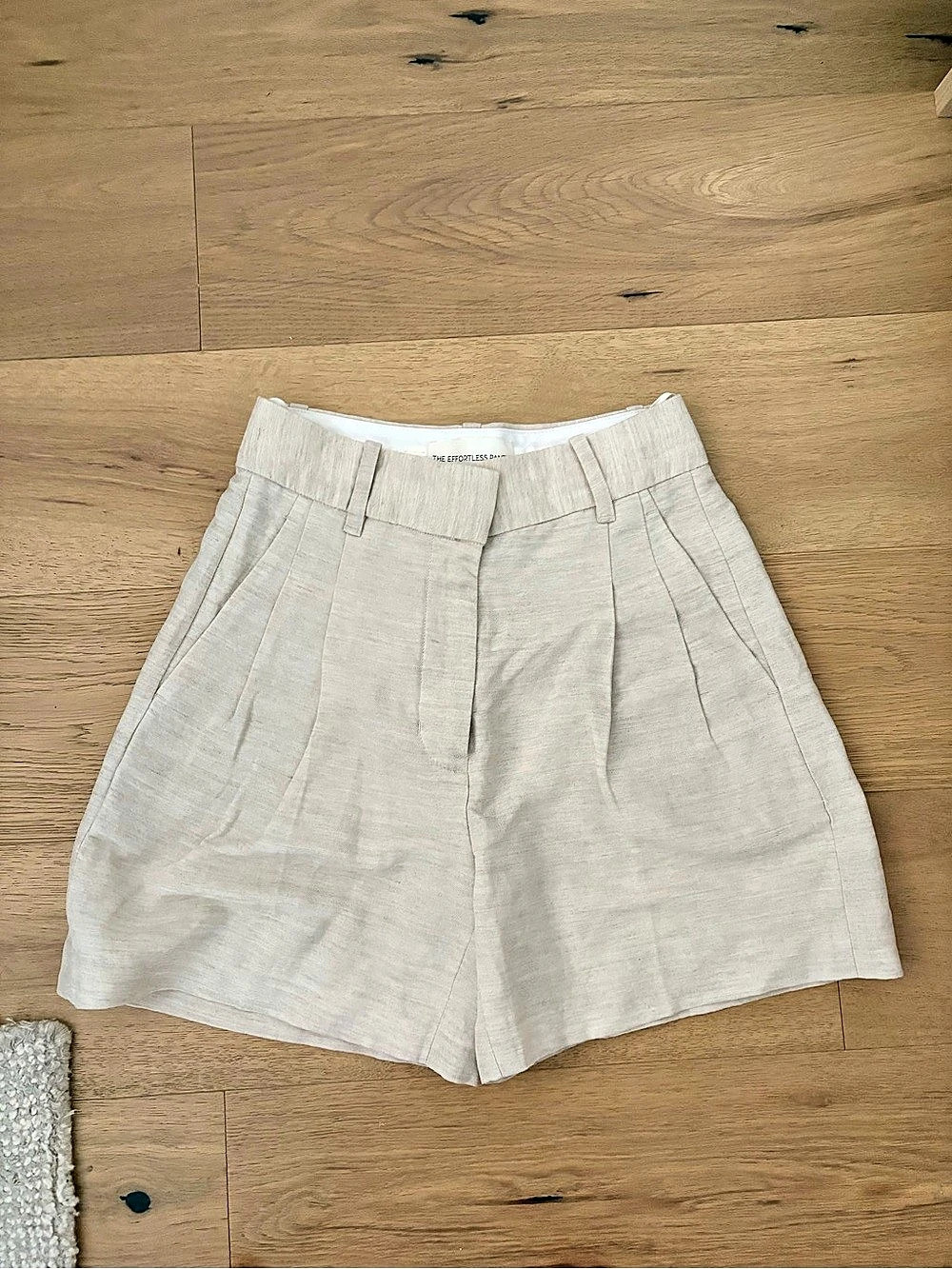 Aritzia The Effortless Short Long Like New